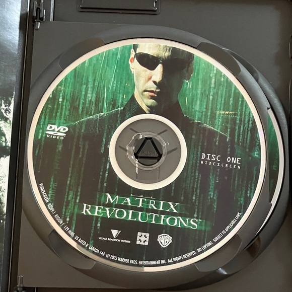 Warner Bros. Matrix Revolutions 2 disc widescreen set - Picture 5 of 16